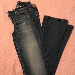 New never worn skinny kick AE jeans